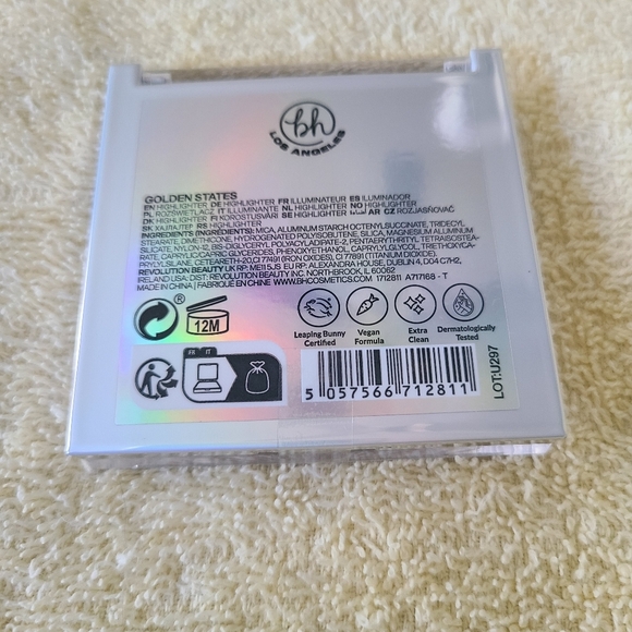 Revolution Beauty BH Los Angeles Sun Flecks Powder Highlighter Golden States - Picture 3 of 7